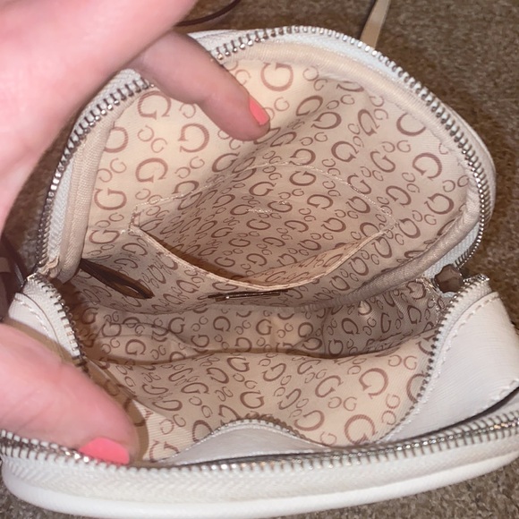 Red|White Guess Mini Satchel - Picture 4 of 4